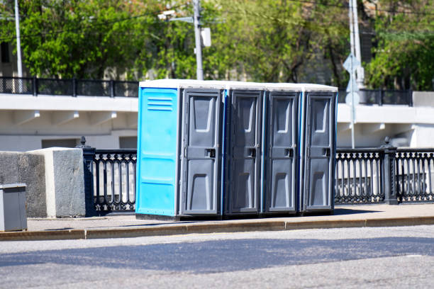 Best Portable bathroom rental  in Carbondale, KS